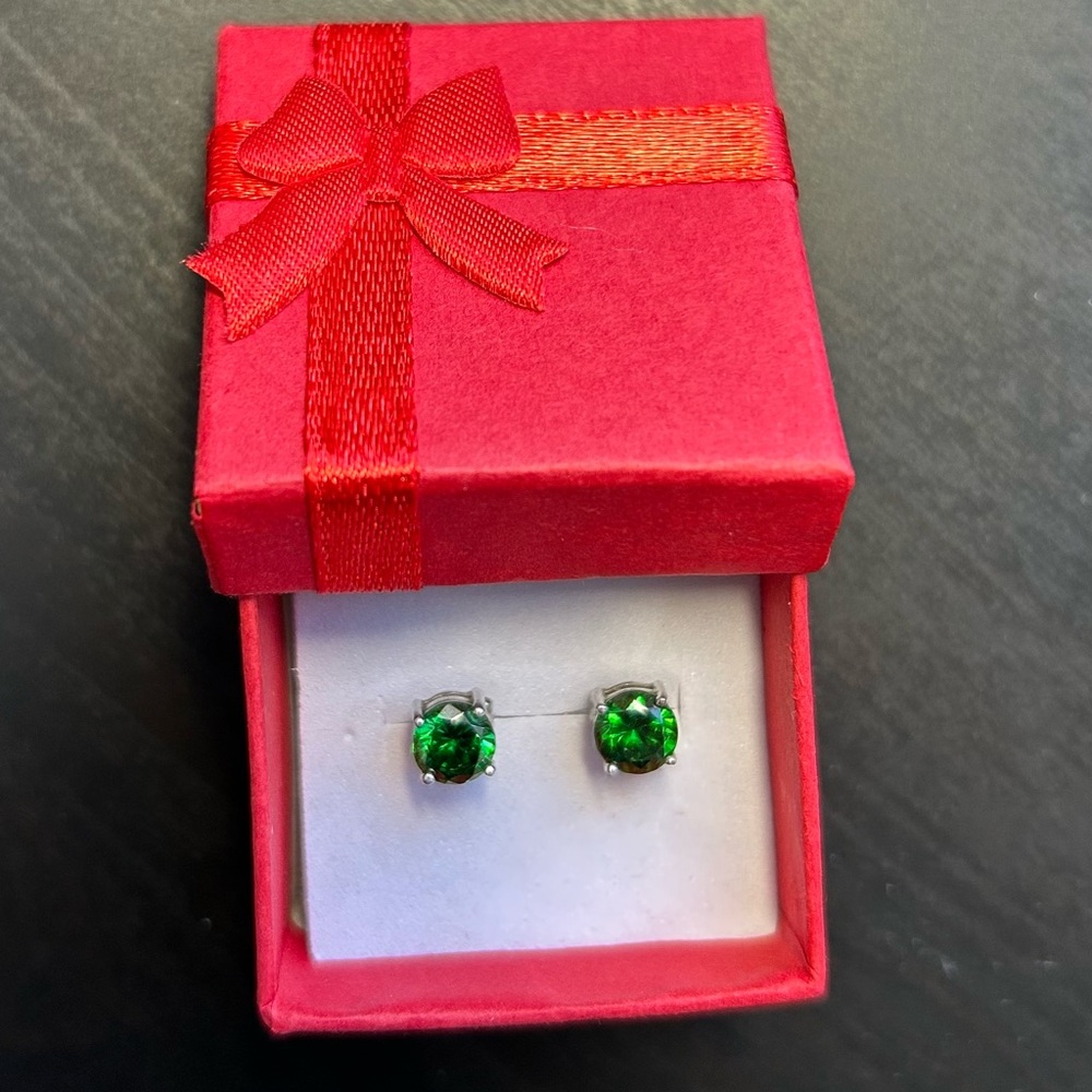 Green Quartz Round Stud Earrings on Silver Settings